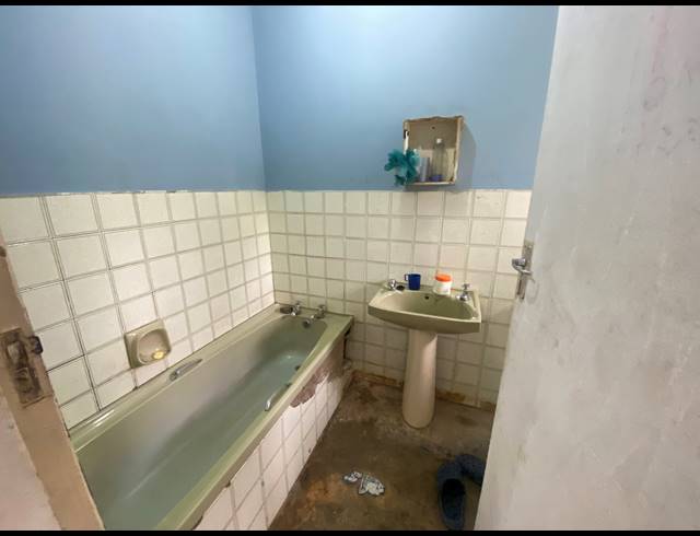 4 BEDROOM HOUSE FOR SALE IN KWAMASHU